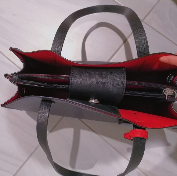 Guess Ladies Handbag - Picture 4 of 7